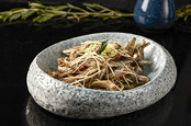 姜丝蒸河鱼干 
