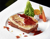 红酒汁配法国鹅肝 