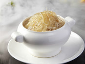 菜胆竹笙浓汤鸡煲翅 