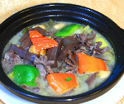 胡椒酸菜鹅什煲