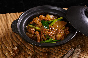萝卜牛杂煲