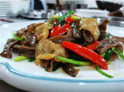 狗仔豆炒腩肉